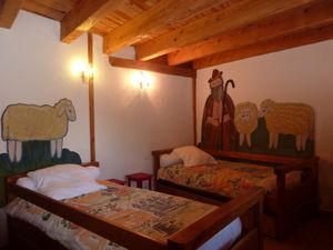 Photo du gite La Grange Neuve, à Montferrier dans l'Ariège, interieur chambre3
