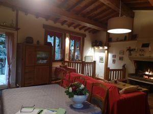 Photo du gite La Grange Neuve, à Montferrier dans l'Ariège, interieur piece a vivre 09