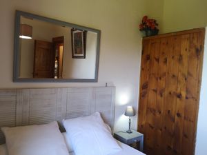 Photo du gite La Grange Neuve, à Montferrier dans l'Ariège, interieur chambre2 02