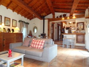 Photo du gite La Grange Neuve, à Montferrier dans l'Ariège, interieur piece a vivre