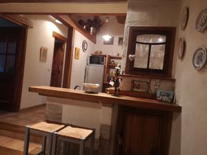 Photo du gite La Grange Neuve, à Montferrier dans l'Ariège, interieur piece a vivre 08