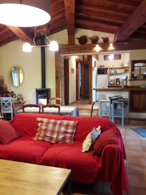 Photo du gite La Grange Neuve, à Montferrier dans l'Ariège, interieur piece a vivre 03